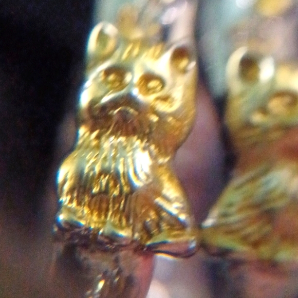 The Bradford Exchange Silver / 24K Gold CATS Fill A Heart With Love Earrings - Picture 3 of 9